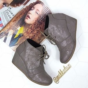 TOMS pewter Desert wedge booties